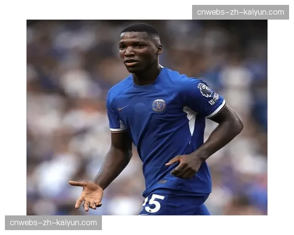 特写：切尔西中场凯塞多90分钟完成7次成功压迫，抽筋后被换下